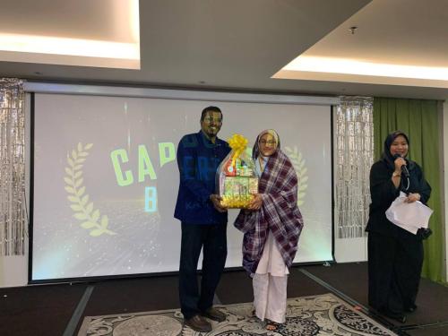 photo 6138544062228183226 y