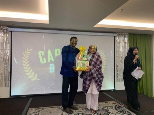 photo 6138544062228183227 y