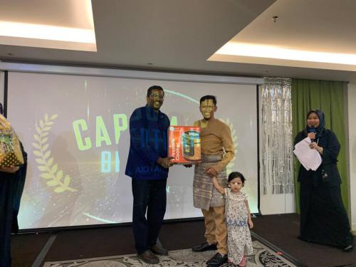 photo 6138544062228183232 y