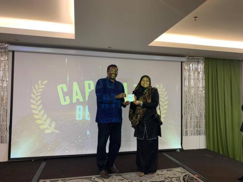 photo 6138544062228183237 y