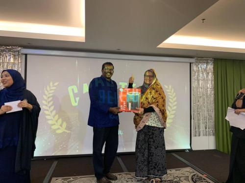 photo 6138544062228183242 y