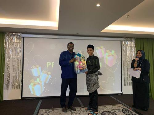 photo 6138544062228183250 y