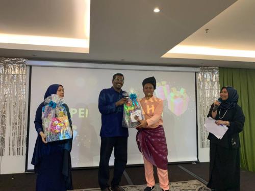 photo 6138544062228183253 y