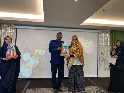 photo 6138544062228183256 y