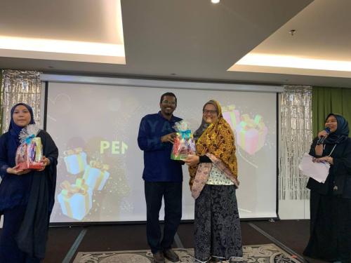 photo 6138544062228183257 y