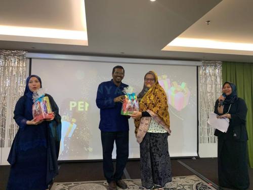 photo 6138544062228183260 y