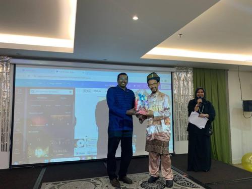 photo 6138544062228183261 y