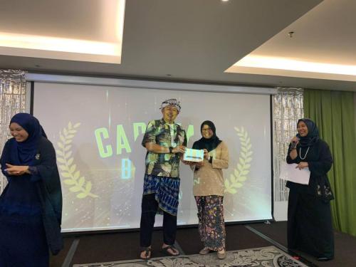 photo 6138544062228183264 y