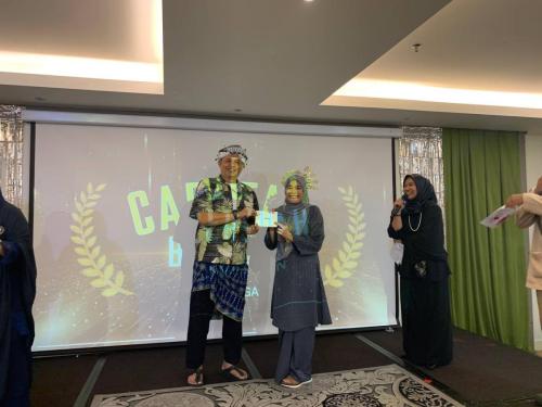 photo 6138544062228183267 y