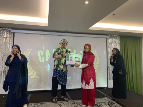 photo 6138544062228183270 y