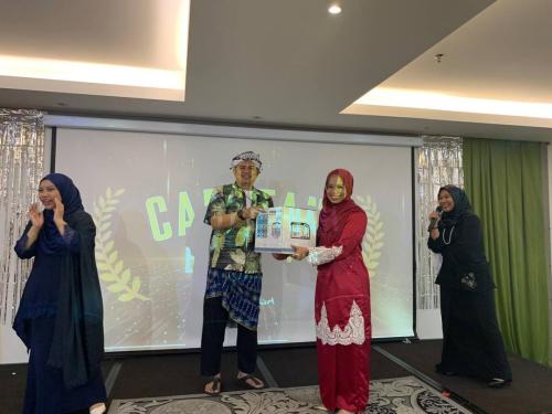 photo 6138544062228183271 y