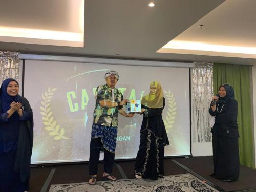 photo 6138544062228183276 y