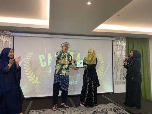 photo 6138544062228183278 y