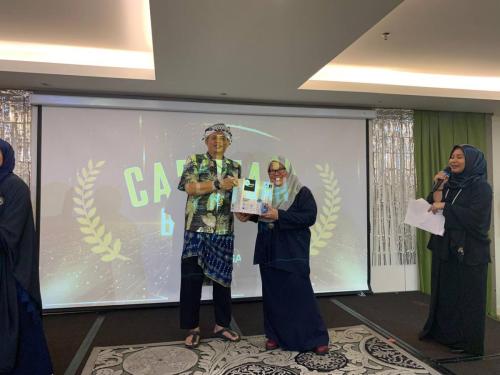 photo 6138544062228183282 y