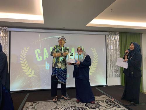 photo 6138544062228183283 y