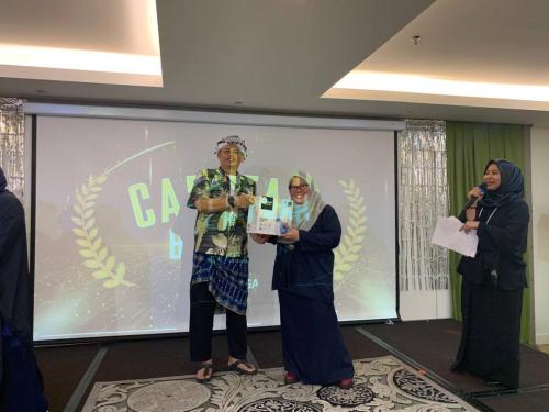 photo 6138544062228183284 y