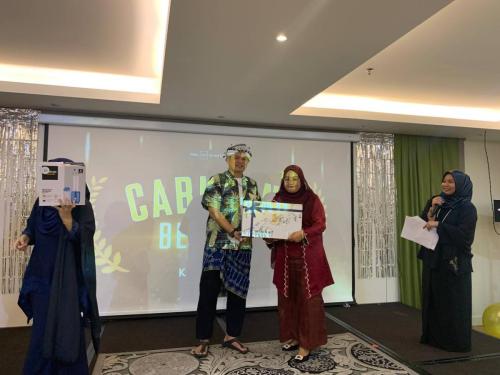 photo 6138544062228183285 y