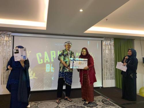 photo 6138544062228183286 y