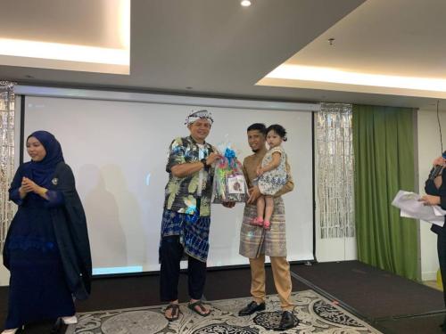 photo 6138544062228183292 y