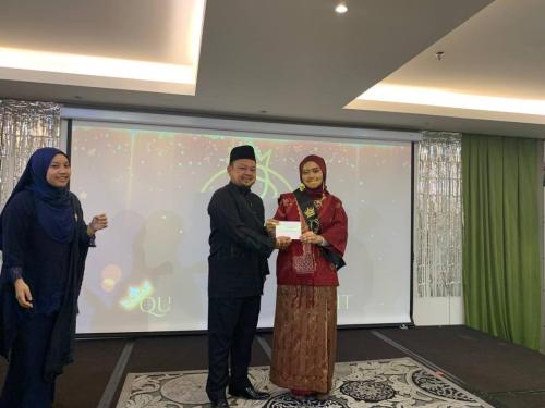 photo 6138544062228183299 y