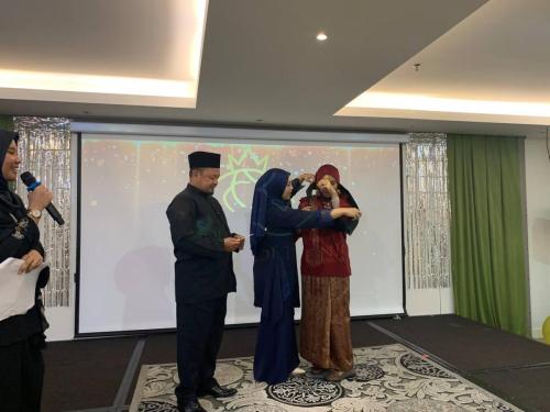 photo 6138544062228183301 y