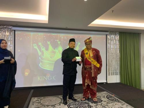 photo 6138544062228183302 y