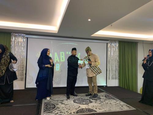 photo 6138544062228183309 y