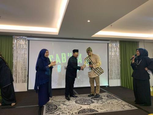 photo 6138544062228183312 y