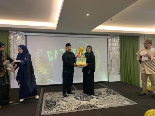 photo 6138544062228183314 y