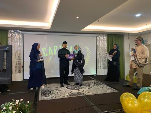 photo 6138544062228183327 y