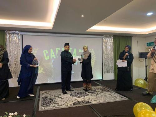 photo 6138544062228183331 y