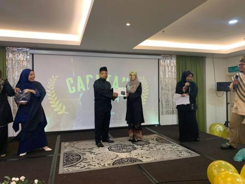 photo 6138544062228183332 y