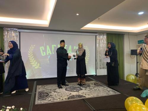 photo 6138544062228183333 y