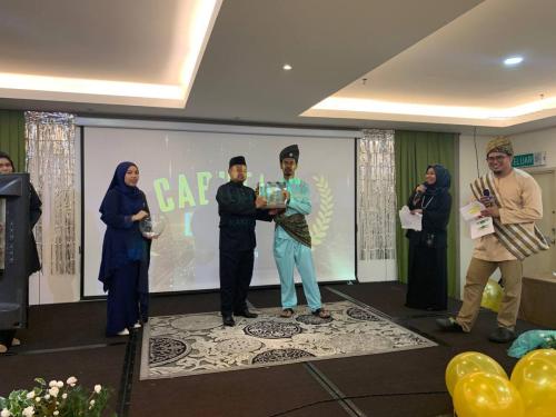 photo 6138544062228183334 y