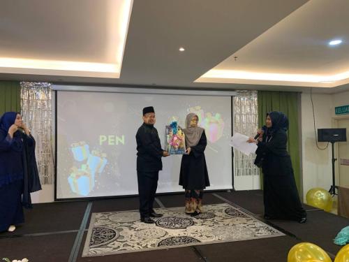 photo 6138544062228183340 y