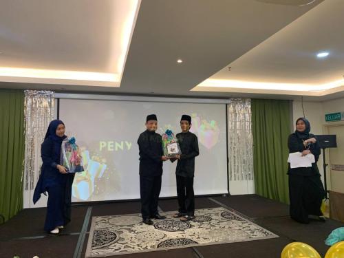 photo 6138544062228183346 y