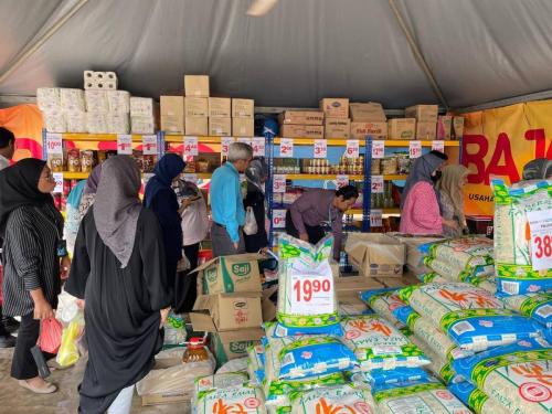 photo 6091393005014595399 y