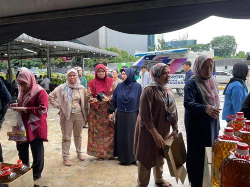 photo 6091393005014595401 y