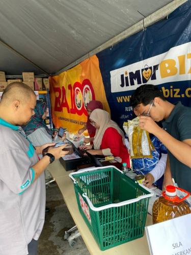 photo 6091393005014595408 y