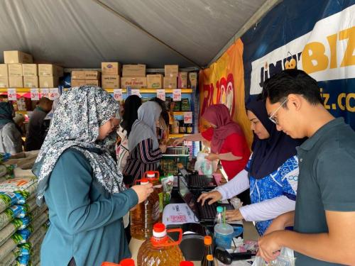 photo 6091393005014595409 y